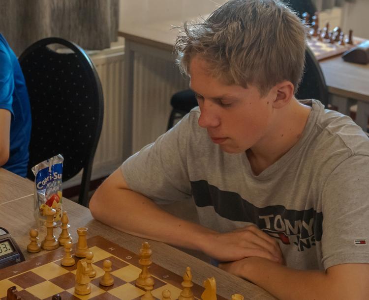 Dringen aan de top bij de schaakjeugd